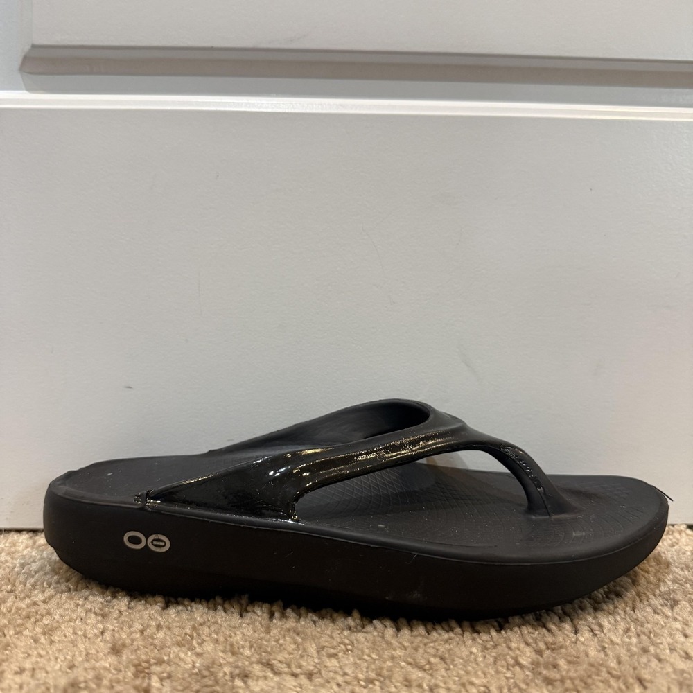 OOFOS Sandals Shoes Womens Size 8 Black Thong Flip Flop Wedge Recovery Comfort